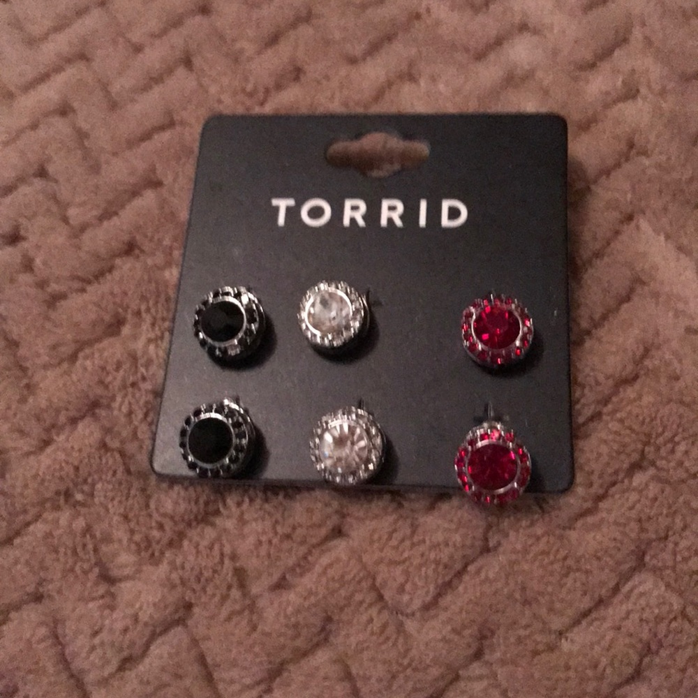 Torrid earring set